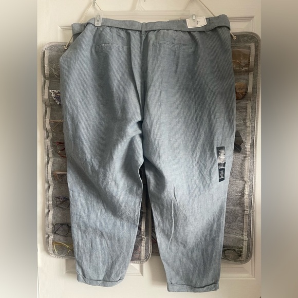 GAP Tie Front Capris - Picture 2 of 4